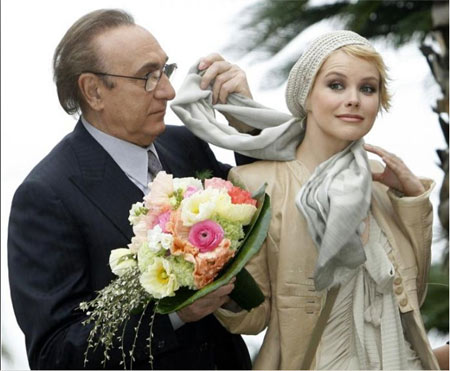 Baudo, Chiambretti e le due belle presentano Sanremo 2008 - sanremo08F1 - Gay.it Archivio