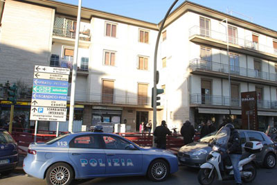 Trovato morto con la madre. Nel mirino gli incontri di lui - scientificafirenzeF1 - Gay.it Archivio