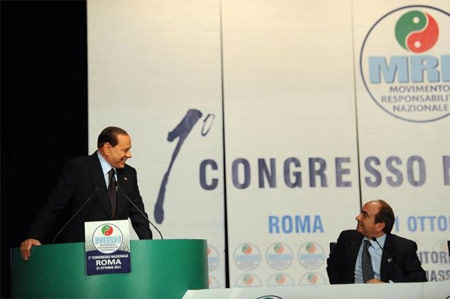 Camera, Scilipoti invia fiori a Concia: frainteso su gay - scilipoti congressoF2 - Gay.it Archivio