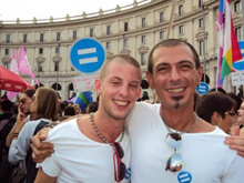 Franceco Zanardi interrompe lo sciopero della fame - sciopero fame coppiaBASE 3 - Gay.it Archivio