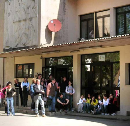 Fai la donna o l'uomo? Così i giovani vedono i rapporti gay - scuola friuliF4 - Gay.it Archivio