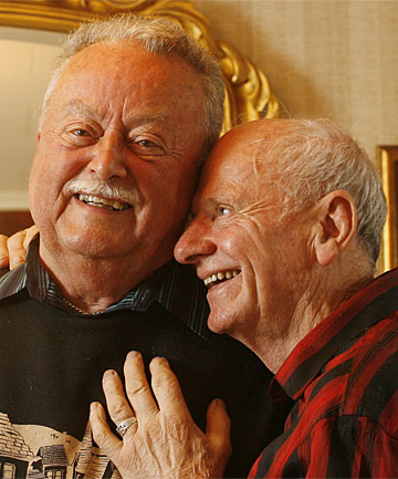 Sentenza storica: due uomini con un rapporto stabile sono famiglia - sentenza treviso anziani1 - Gay.it Archivio