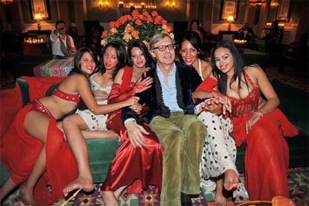 Sgarbi: "Mio figlio sta bene: non è gay e non si droga" - sgarbi figlioF2 - Gay.it Archivio