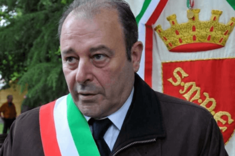 Insultò il sindaco di Sulmona: assolto perché rispose a omofobia - sindaco sulmona omofobo 1 - Gay.it Archivio