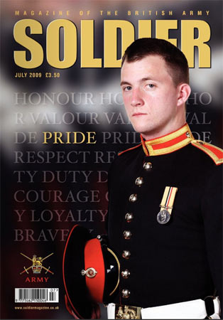La rivista dell'esercito inglese mette il gay in copertina - soldato gaY GBF1 - Gay.it Archivio