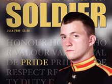La rivista dell'esercito inglese mette il gay in copertina - soldato gaY GBbase - Gay.it Archivio