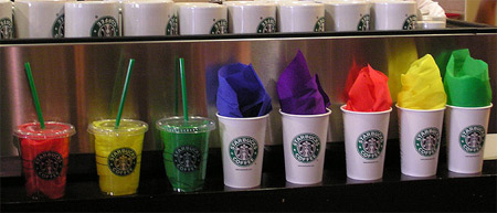 Anche Starbucks appoggia i matrimoni gay a Washington - starbucks coppiaF1 - Gay.it Archivio