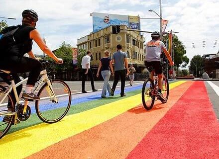 Saranno cancellate strisce rainbow da strada di Sydney: pericolose - strisce rainbow sydneyBASE 1 - Gay.it Archivio
