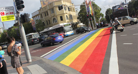 Saranno cancellate strisce rainbow da strada di Sydney: pericolose - strisce rainbow sydneyF2 - Gay.it Archivio