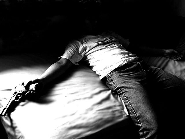 Suicidi: i giovani omosessuali fino a tre volte più a rischio - suicidi gay3 - Gay.it Archivio