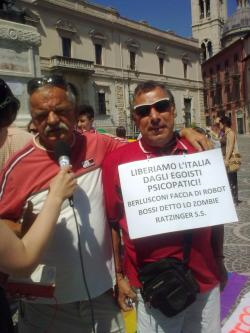 Il sindaco di Sulmona in piazza con le associazioni gay - sulmona sindacof2 - Gay.it Archivio