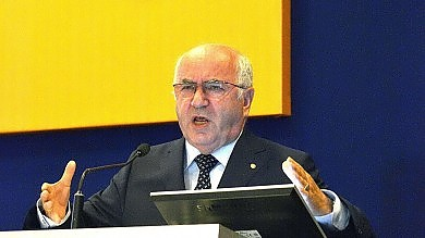 Il Presidente della FIGC Tavecchio insulta gay ed ebrei - tavecchio1 - Gay.it Archivio