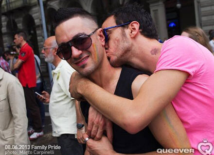 Diretta Twitter dai Pride di Roma, Barletta e Vicenza - torinofamilyprideBASE 1 - Gay.it Archivio