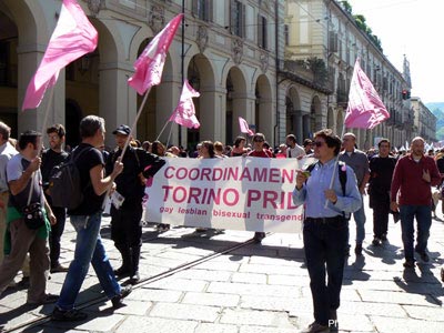A Torino, sabato, il primo gay pride italiano del 2011 - torinopride2011F2 - Gay.it Archivio