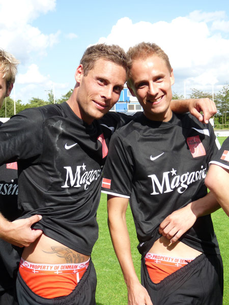 Torna V-ictory e i suoi sportivi gay - tornaLa72 - Gay.it Archivio