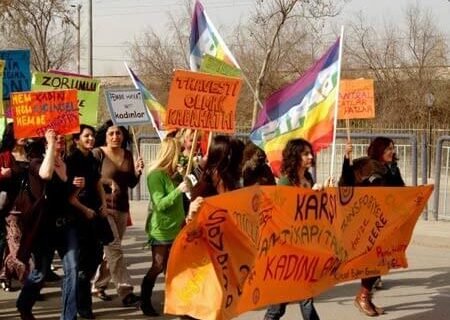 Trans turche picchiate e arrestate rischiano il carcere - trans turcheBASE - Gay.it Archivio