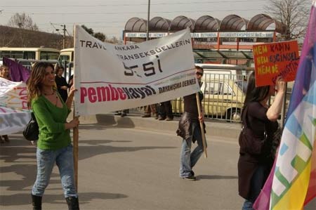 Trans turche picchiate e arrestate rischiano il carcere - trans turcheF3 - Gay.it Archivio