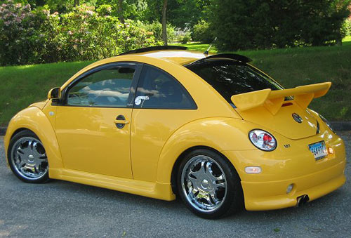QUELL'AUTO? È TUTTA RIFATTA! - tuning01 - Gay.it Archivio