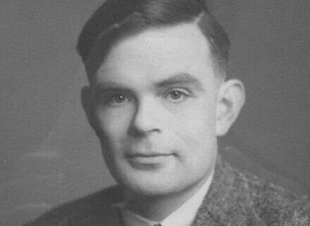 Il parlamento britannico potrebbe finalmente riabilitare Alan Turing - turing riabilitatoBAS 1 - Gay.it Archivio