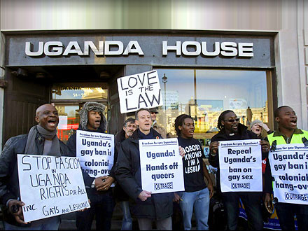 L'Uganda approva la legge anti-gay: ergastolo per gli omosessuali - uganda legge - Gay.it Archivio