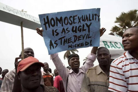 Ancora violenza omofoba in Uganda: 17enne suicida con veleno per topi - uganda violenza 1 - Gay.it Archivio