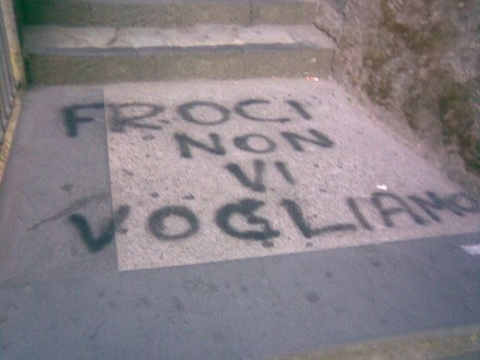 "Uguali": tutto pronto per il corteo contro l'omofobia - uguali vigiliaF3 - Gay.it Archivio