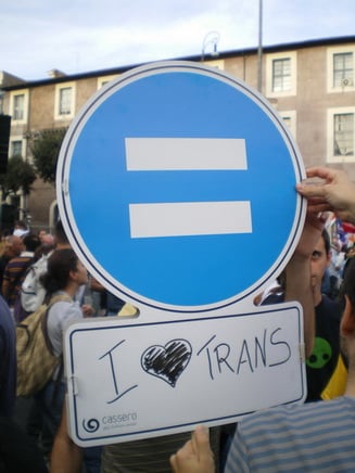 Scarsa partecipazione per Uguali, disertata anche dai media - ugualimanifestazioneroma10 - Gay.it Archivio