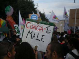 Scarsa partecipazione per Uguali, disertata anche dai media - ugualimanifestazioneroma14 - Gay.it Archivio