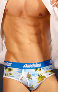 New Underwear. Meno under e più wear - underwarenuovocleptoF4 - Gay.it Archivio