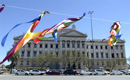 La Camera uruguayana approva le nozze gay: è quasi unanimità - uruguayF1 - Gay.it Archivio