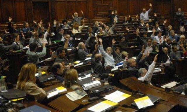 La Camera uruguayana approva le nozze gay: è quasi unanimità - uruguayF3 - Gay.it Archivio