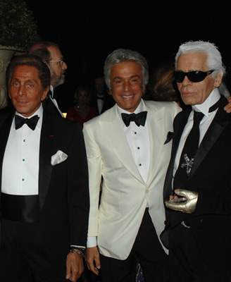 VALENTINO LASCIA LE PASSERELLE - valetinoaddioF2 - Gay.it Archivio