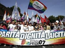 Arcigay Roma: sabato manifesteremo - vandalimieli2 - Gay.it Archivio