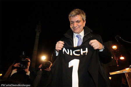 Vendola, "Voglia di paternità": è falso ma il web si scatena - vendola twitter fakeF3 - Gay.it Archivio
