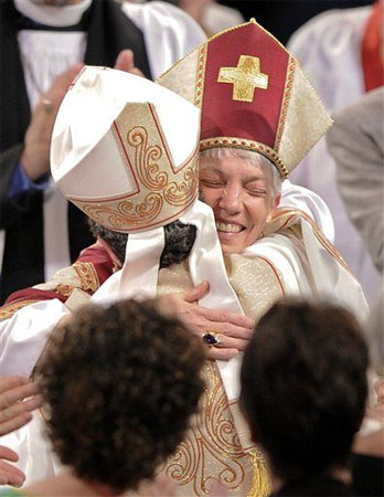 Mary Glasspool è la prima vescova lesbica episcopale - vescova episcopalef1 - Gay.it Archivio