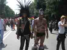 GAY PRIDE 2007: IL CARRO DEI GLADIATORI - videoBASE - Gay.it Archivio