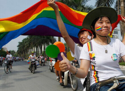 Il Vietnam ha approvato le Unioni Civili - vietnam pride 1 1 - Gay.it Archivio
