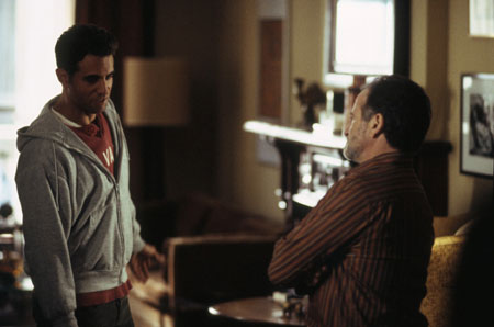 UNA VOCE GAY NELLA NOTTE - vocenotteF2 - Gay.it Archivio
