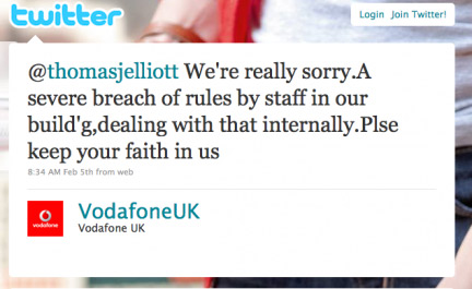 "Vodafone è stufa degli sporchi gay": l'azienda chiede scusa - vodafone uk twitterF2 - Gay.it Archivio